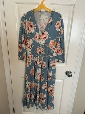 Agnes & Dora Blue Floral V-Neck Midi Dress with Pockets - Size Small